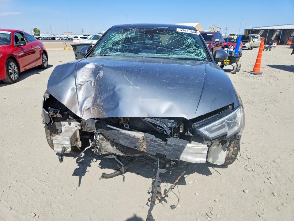 2018 Audi A3 მანქანა იყიდება აუქციონზე, vin: WAUJ8GFF6J1080124, აუქციონის ნომერი: 53445656