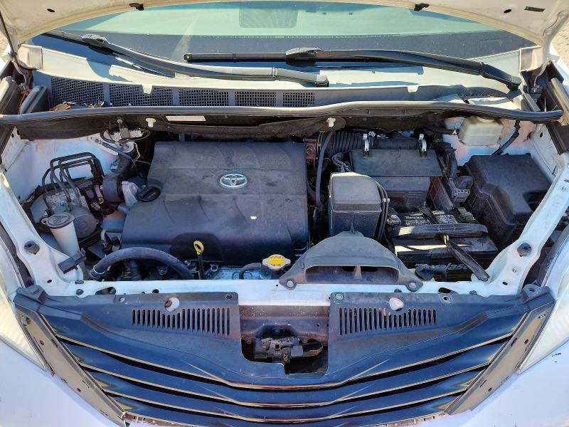 55206816 :رقم المزاد ، 5TDKK3DC1ES518227 vin ، 2014 Toyota Sienna مزاد بيع
