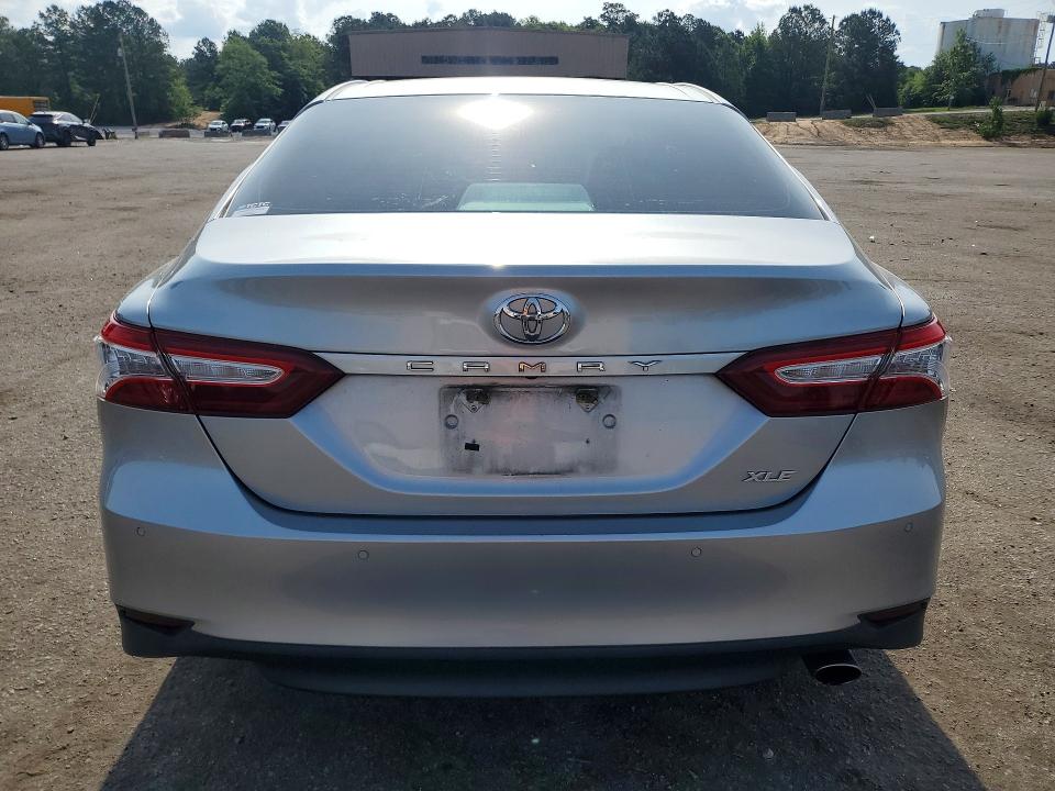2018 Toyota Camry მანქანა იყიდება აუქციონზე, vin: 4T1B11HK2JU005322, აუქციონის ნომერი: 53047696