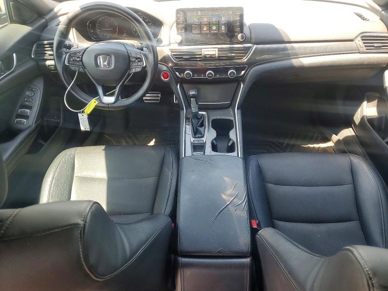 51820876 :رقم المزاد ، 1HGCV1F34JA159980 vin ، 2018 Honda Accord مزاد بيع