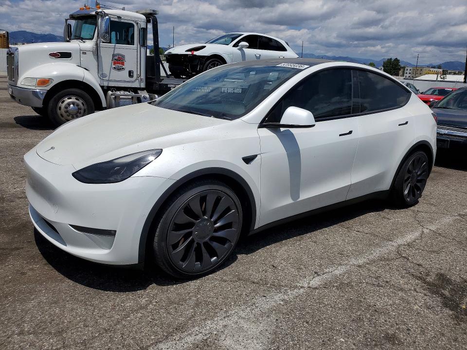 Продажа на аукционе авто 2021 Tesla Model Y, vin: 5YJYGDEF5MF121679, номер лота: 53995036