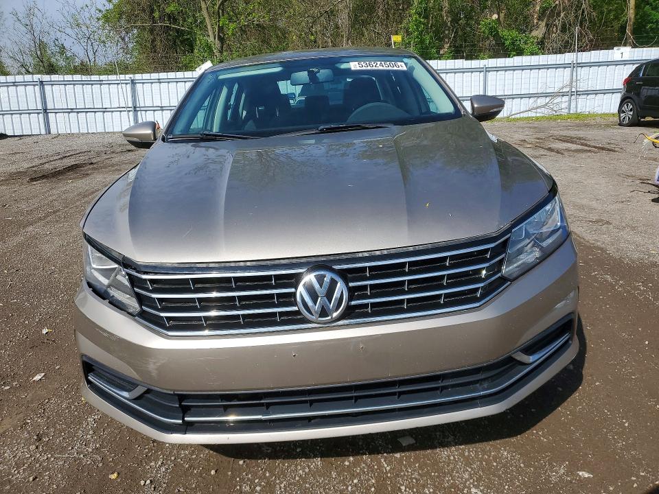 53624506 :رقم المزاد ، 1VWAS7A36GC030920 vin ، 2016 Volkswagen Passat مزاد بيع