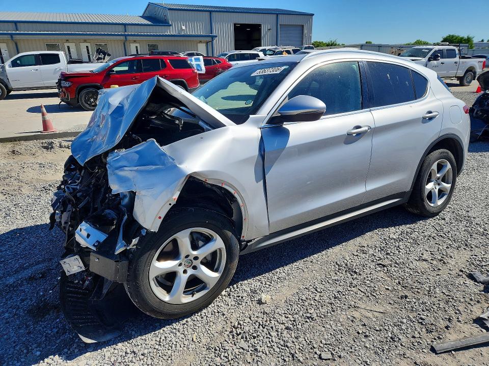 53637306 :رقم المزاد ، ZASFAKAN4J7B78197 vin ، 2018 Alfa Romeo Stelvio مزاد بيع