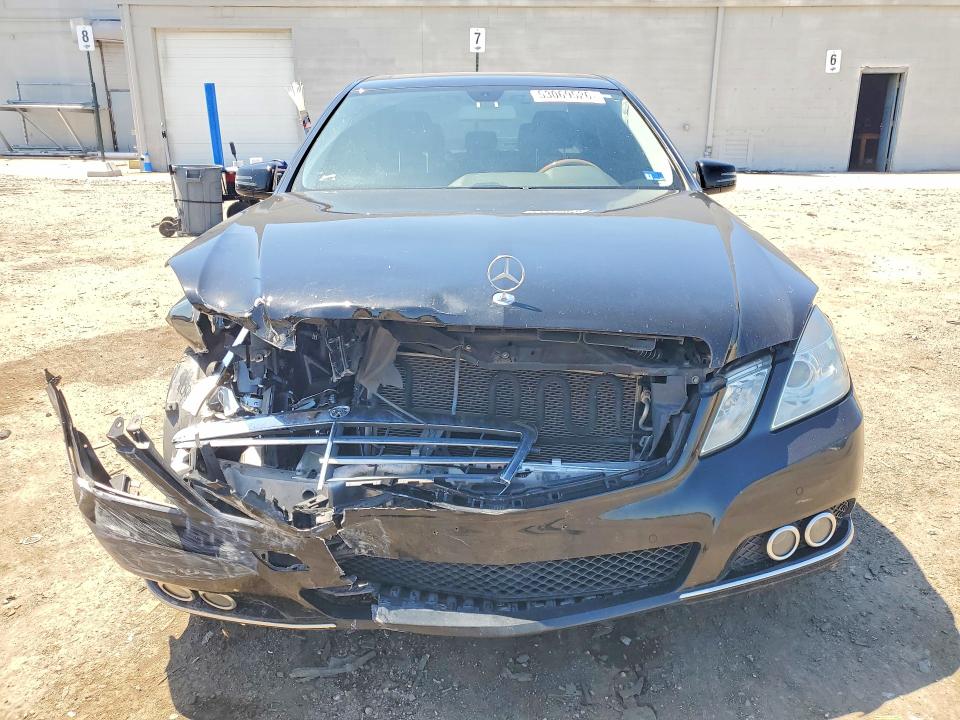 53069526 :رقم المزاد ، WDDHF5GBXBA362264 vin ، 2011 Mercedes-benz E مزاد بيع
