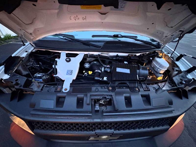 2017 Chev Express G3500 მანქანა იყიდება აუქციონზე, vin: 1GB3GRBGXH1105601, აუქციონის ნომერი: 53760426