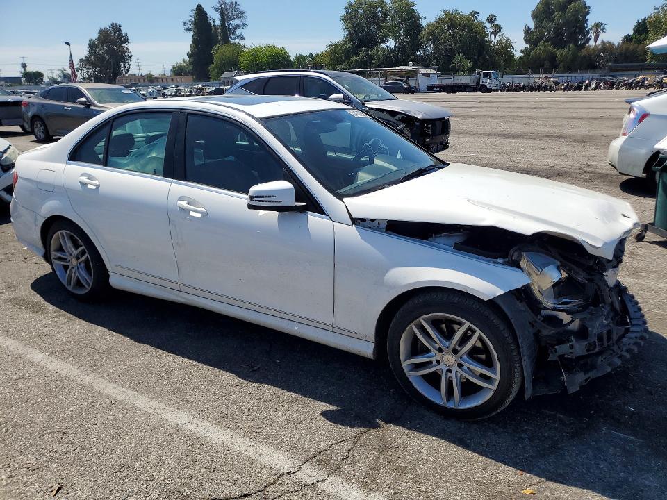 2014 Mercedes-benz C მანქანა იყიდება აუქციონზე, vin: WDDGF4HB7EA953175, აუქციონის ნომერი: 54133236