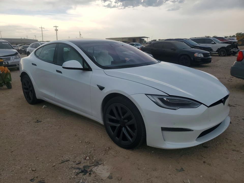 52834176 :رقم المزاد ، 5YJSA1E68NF459648 vin ، 2022 Tesla Model S مزاد بيع