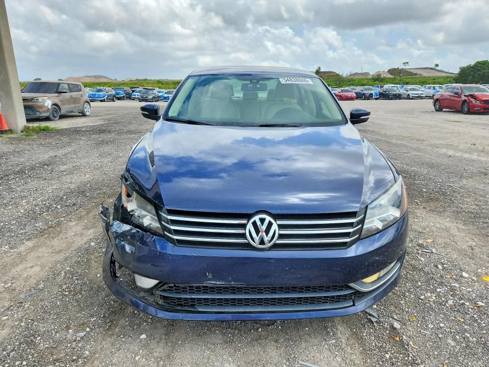 54838886 :رقم المزاد ، 1VWAS7A30FC107618 vin ، 2015 Volkswagen Passat مزاد بيع
