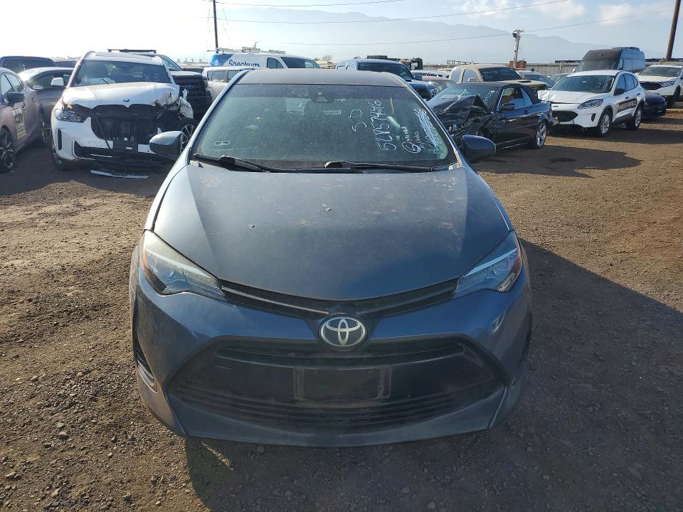 52857446 :رقم المزاد ، 5YFBURHEXJP794336 vin ، 2018 Toyota Corolla مزاد بيع