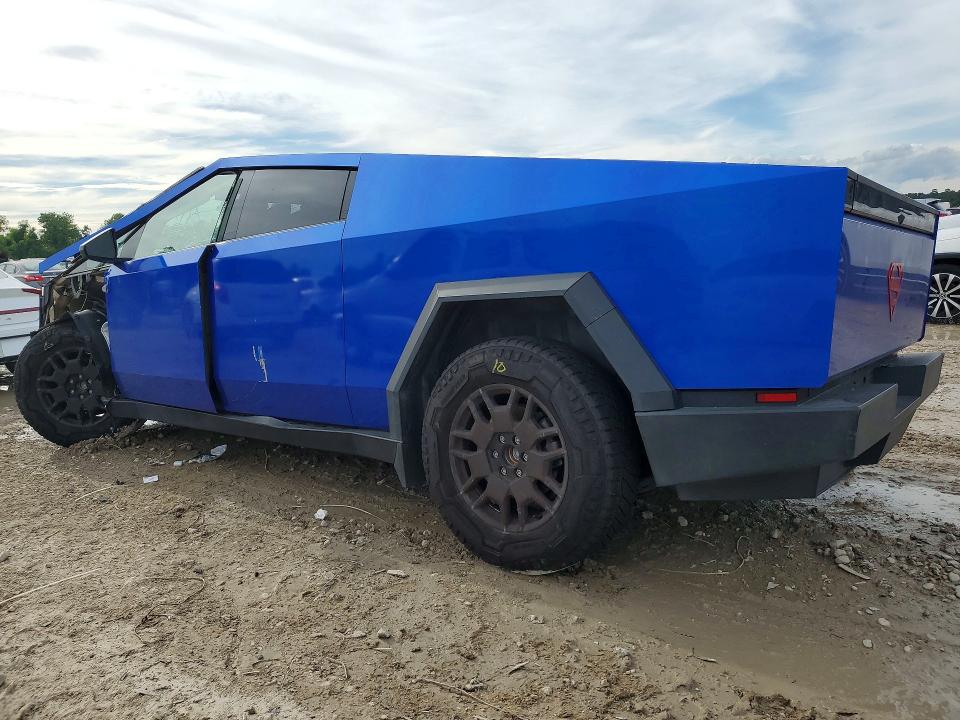 53884706 :رقم المزاد ، 7G2CEHED8RA022443 vin ، 2024 Tesla Cybertruck مزاد بيع