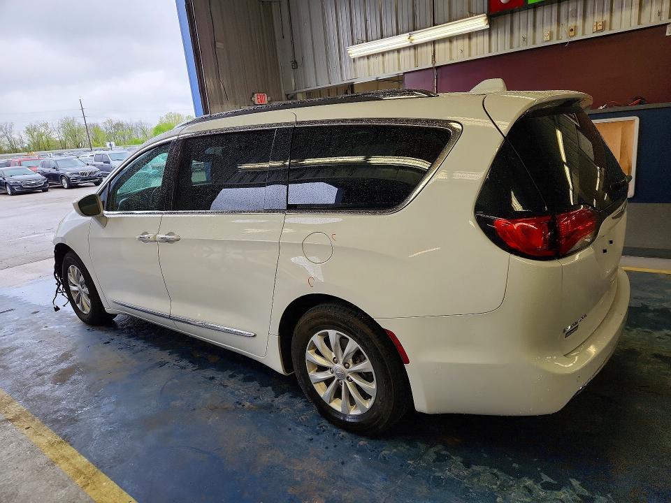 2018 Chrysler Pacifica მანქანა იყიდება აუქციონზე, vin: 2C4RC1BG6JR210964, აუქციონის ნომერი: 51665876