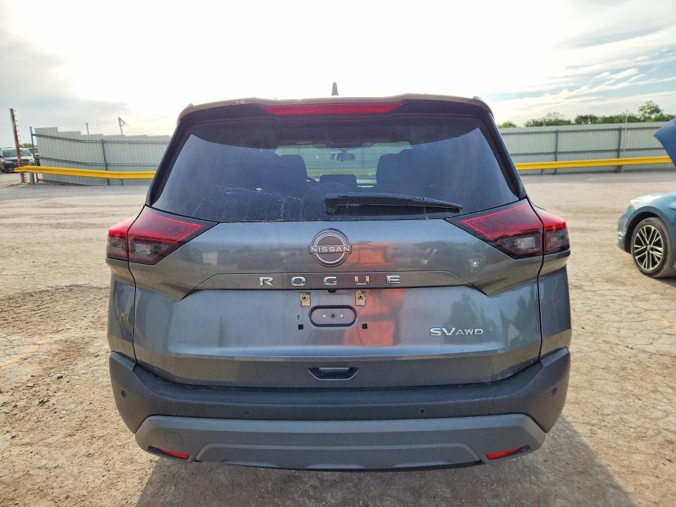 52493066 :رقم المزاد ، 5N1BT3BB4NC677070 vin ، 2022 Nissan Rogue مزاد بيع