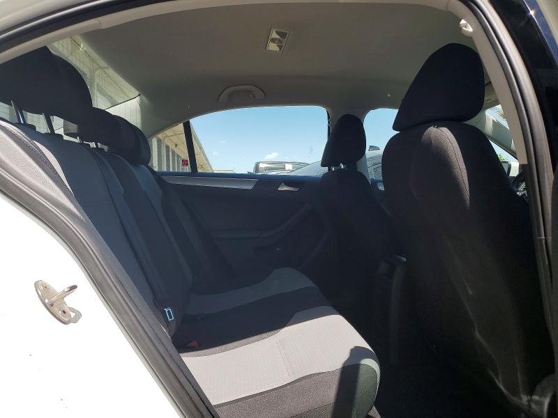 53513716 :رقم المزاد ، 3VW2B7AJ0HM290412 vin ، 2017 Volkswagen Jetta مزاد بيع
