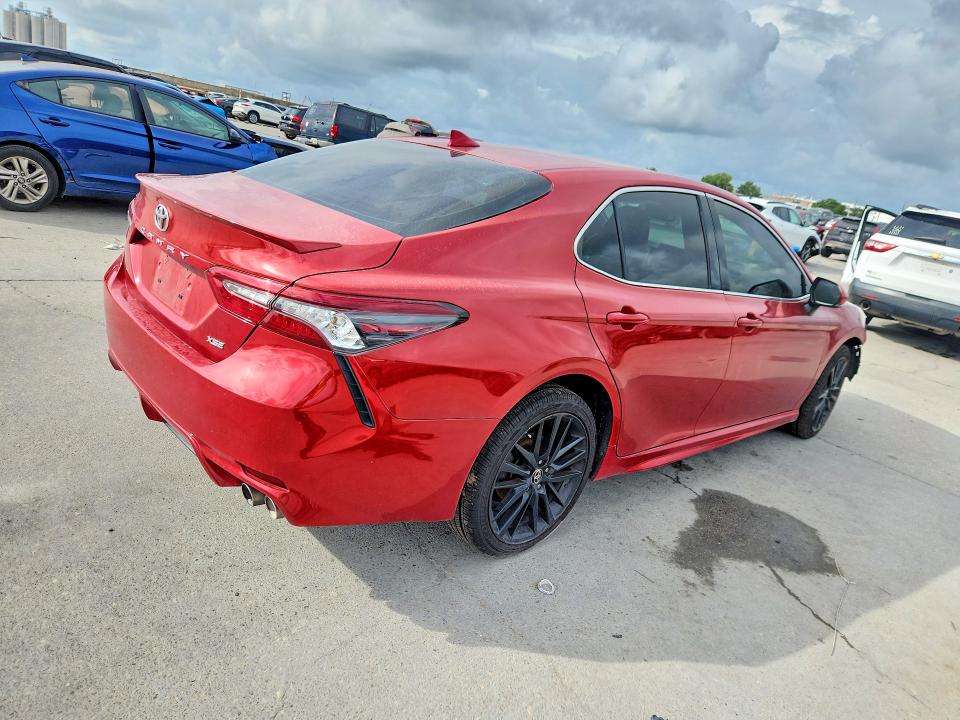 54305986 :رقم المزاد ، 4T1K61AK9MU495550 vin ، 2021 Toyota Camry مزاد بيع