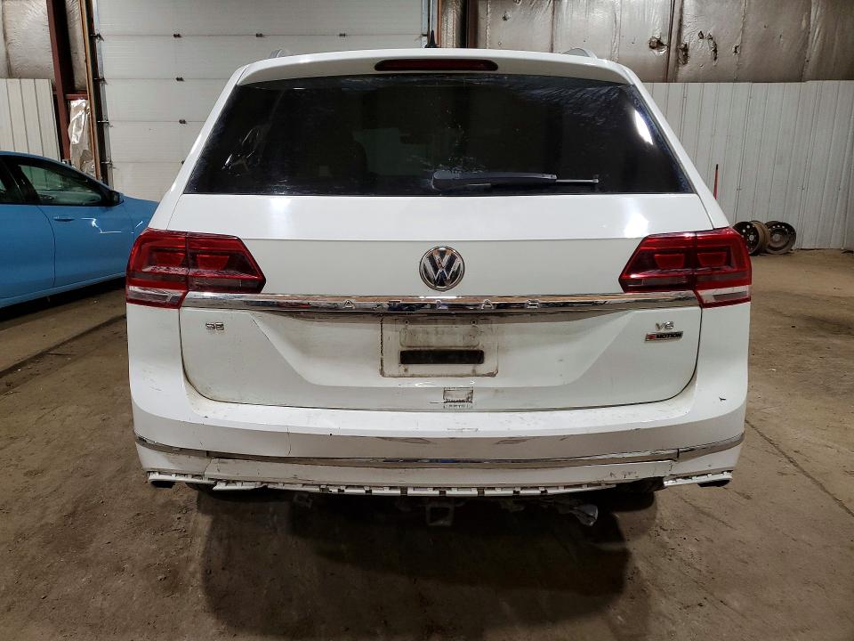 48867046 :رقم المزاد ، 1V2PR2CA1JC576957 vin ، 2018 Volkswagen Atlas مزاد بيع