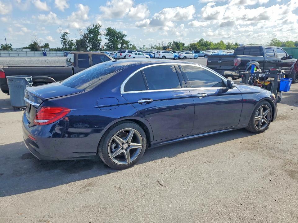 52384436 :رقم المزاد ، WDDZF4JB2HA042694 vin ، 2017 Mercedes-benz E مزاد بيع