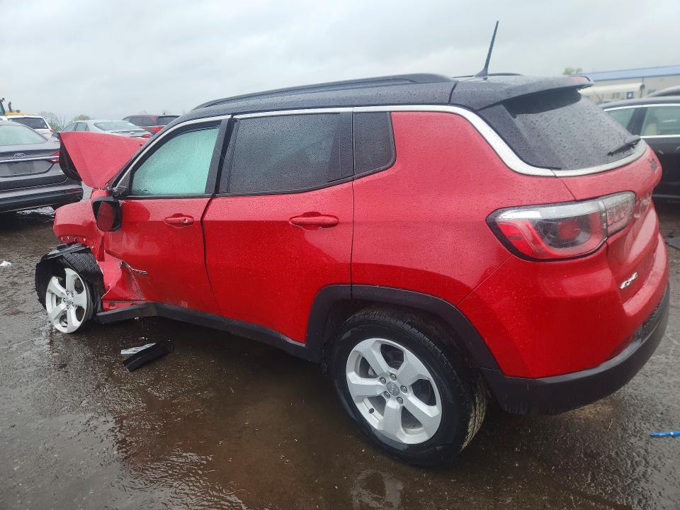 52444706 :رقم المزاد ، 3C4NJDBBXJT399027 vin ، 2018 Jeep Compass مزاد بيع