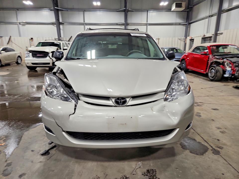 Aukcja sprzedaży 2010 Toyota Sienna, vin: 5TDKK4CC1AS300824, numer aukcji: 52670806