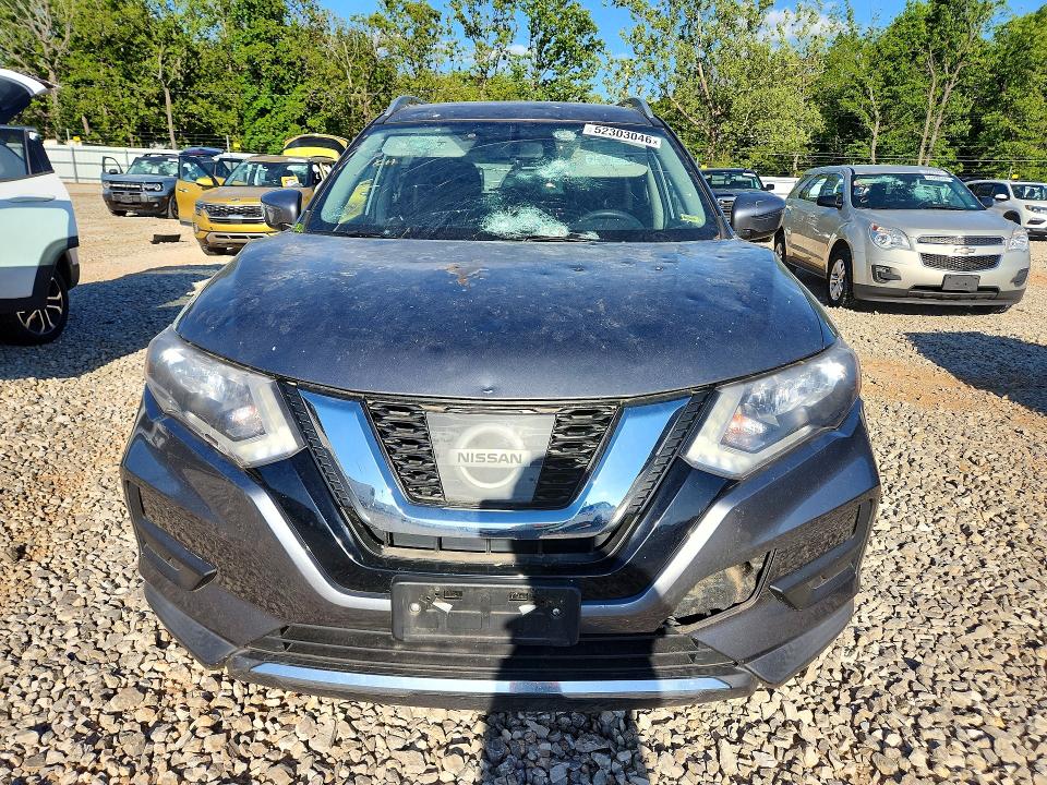 2017 Nissan Rogue მანქანა იყიდება აუქციონზე, vin: KNMAT2MT5HP588329, აუქციონის ნომერი: 52303046