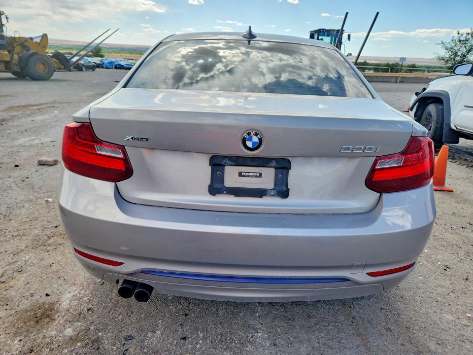 54701976 :رقم المزاد ، WBA1F5C52FV256818 vin ، 2015 Bmw 228 مزاد بيع