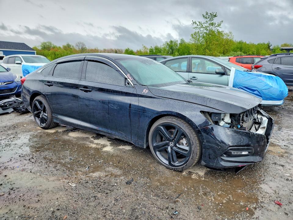Продаж на аукціоні авто 2018 Honda Accord, vin: 1HGCV1F32JA126055, номер лоту: 52740416