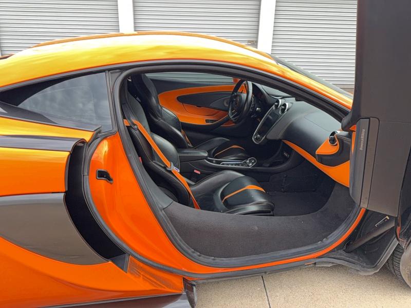 54722586 :رقم المزاد ، SBM13DAA0GW000430 vin ، 2016 Mclaren Automotive 570s مزاد بيع