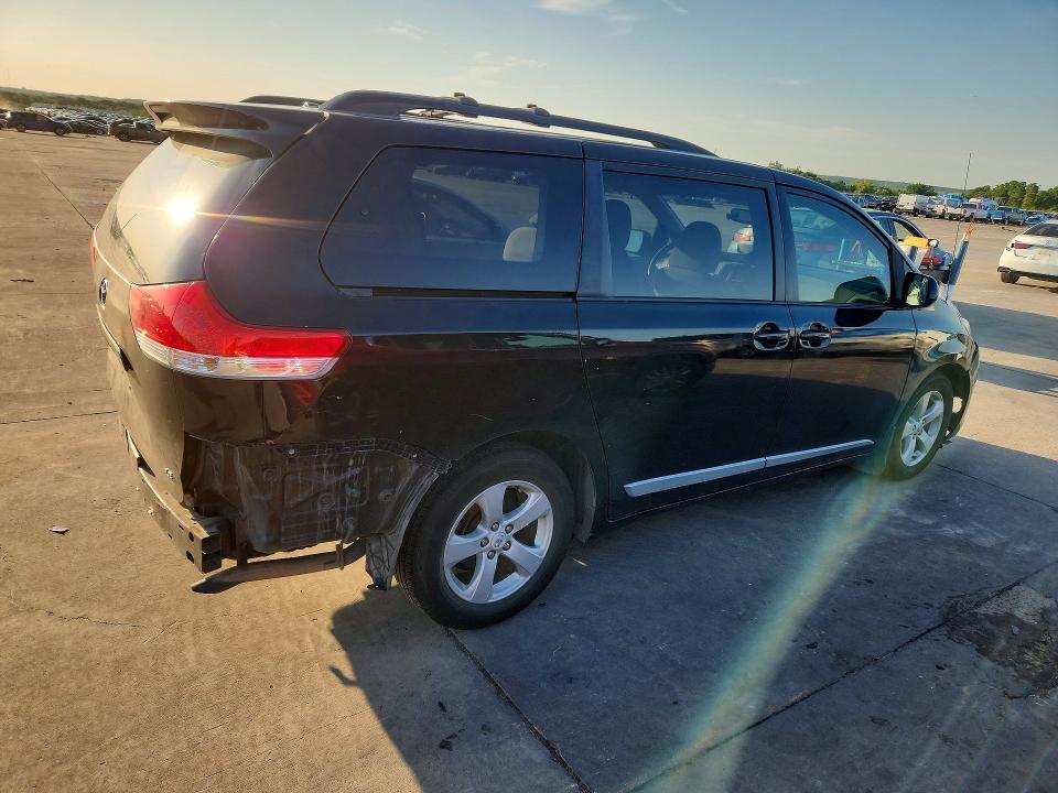 Продажа на аукционе авто 2012 Toyota Sienna, vin: 5TDKK3DC7CS253990, номер лота: 54772616