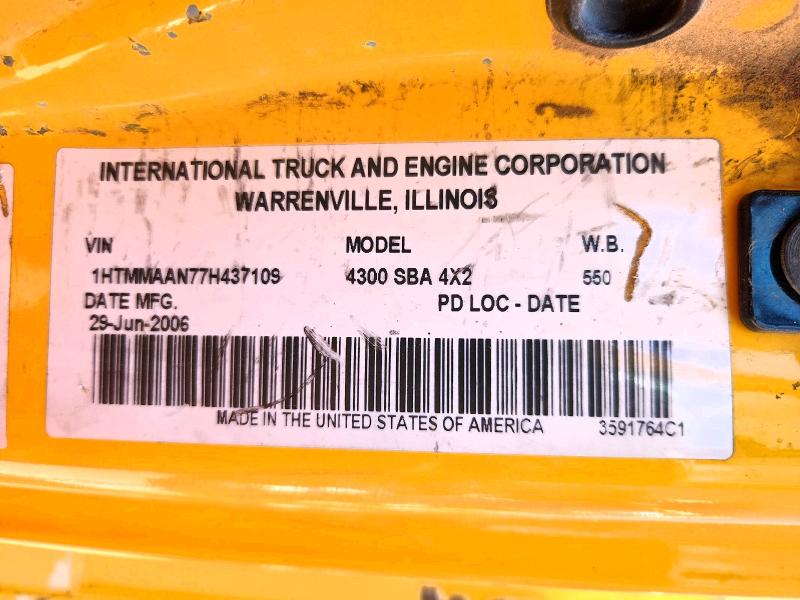 54989776 :رقم المزاد ، 1HTMMAAN77H437109 vin ، 2007 International 4000 مزاد بيع
