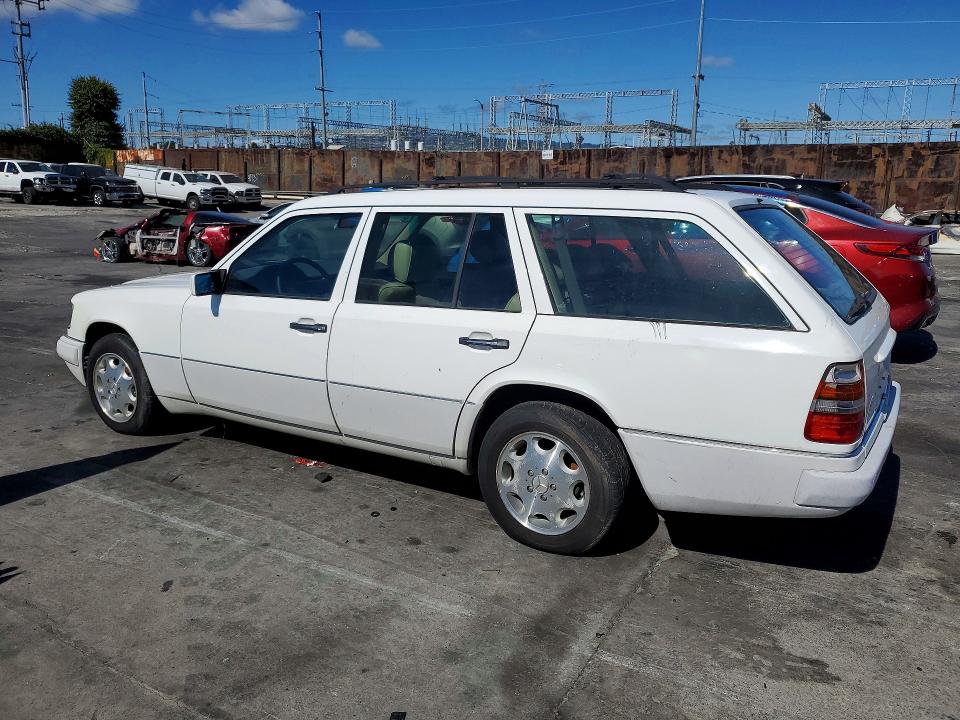Продажа на аукционе авто 1995 Mercedes-benz E, vin: WDBEA92E3SF304552, номер лота: 55562916