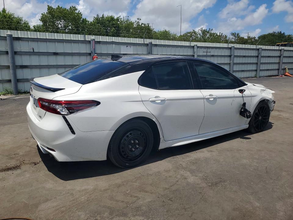 53779406 :رقم المزاد ، 4T1K61AK8NU023244 vin ، 2022 Toyota Camry مزاد بيع