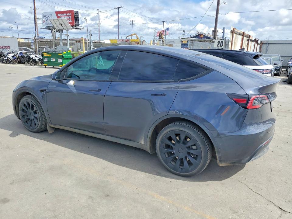 52530686 :رقم المزاد ، 7SAYGDEE9NF574991 vin ، 2022 Tesla Model Y مزاد بيع
