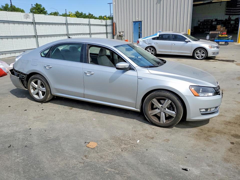 54252286 :رقم المزاد ، 1VWAT7A34FC094742 vin ، 2015 Volkswagen Passat مزاد بيع