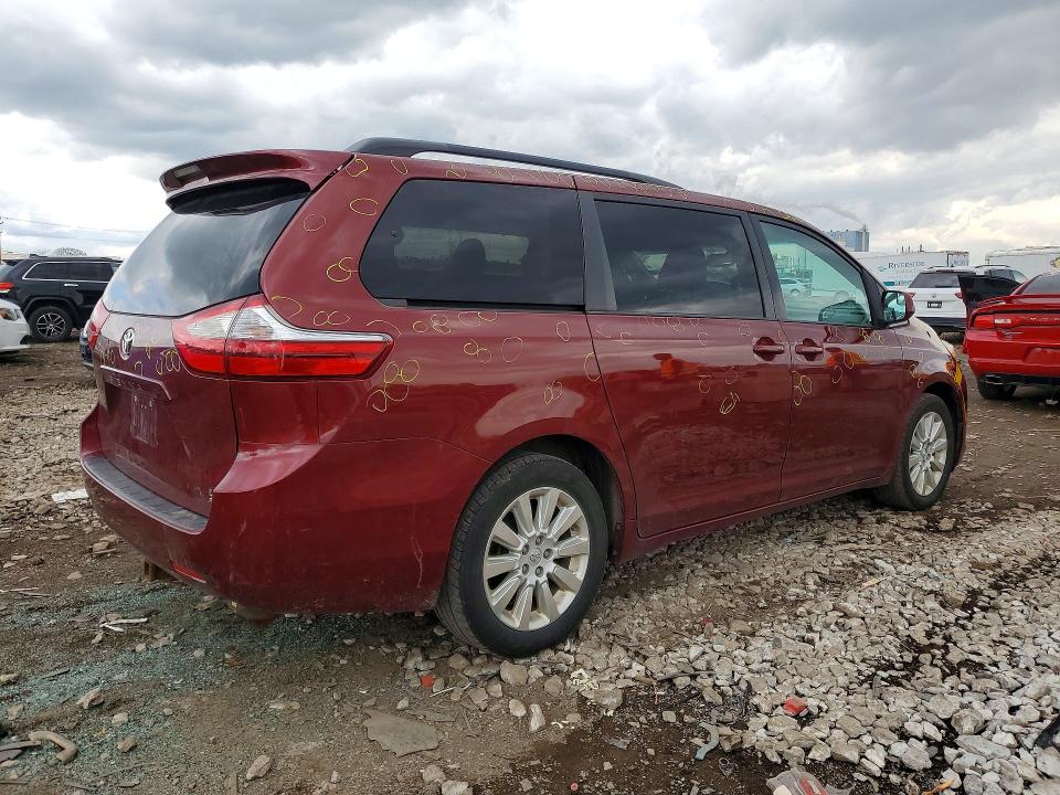 Продажа на аукционе авто 2015 Toyota Sienna, vin: 5TDJK3DC8FS126939, номер лота: 52010816