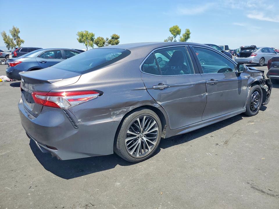Aukcja sprzedaży 2018 Toyota Camry, vin: 4T1B11HK9JU557237, numer aukcji: 54226046
