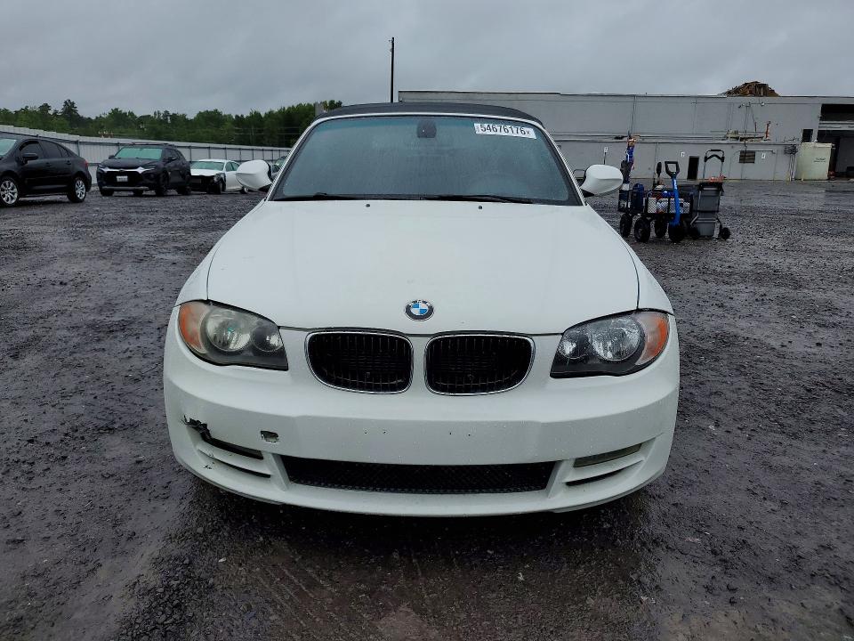 54676176 :رقم المزاد ، WBAUL7C50BVM80715 vin ، 2011 Bmw 128 مزاد بيع