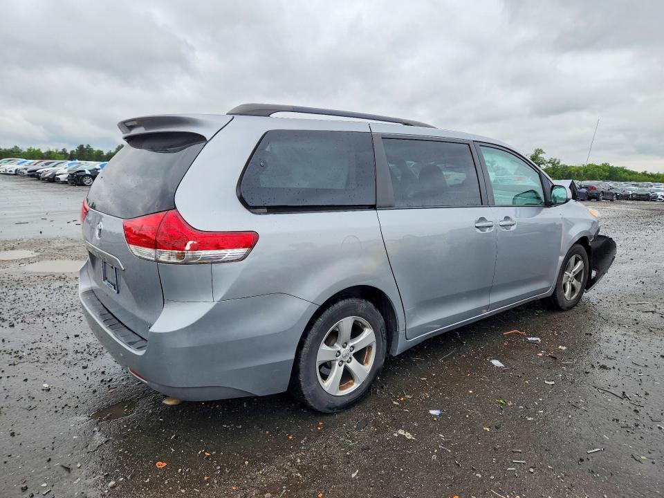 Продажа на аукционе авто 2013 Toyota Sienna, vin: 5TDKK3DCXDS390973, номер лота: 53260496