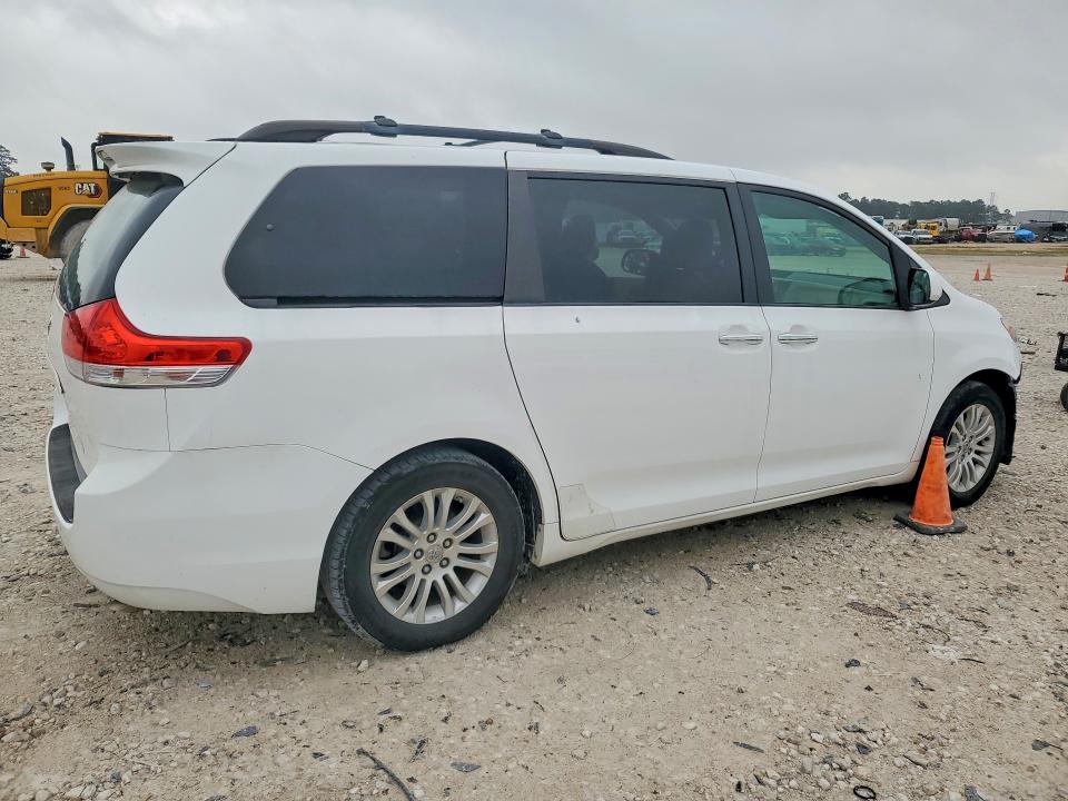 Продажа на аукционе авто 2012 Toyota Sienna, vin: 5TDYK3DC2CS199458, номер лота: 51621456