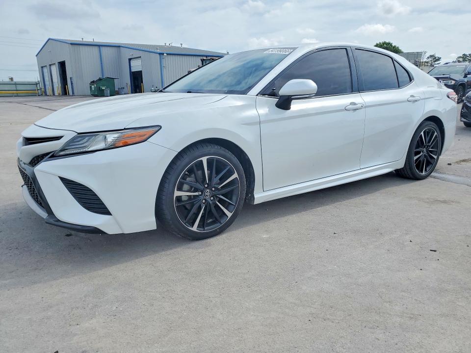 54199066 :رقم المزاد ، 4T1B61HK5KU756031 vin ، 2019 Toyota Camry مزاد بيع