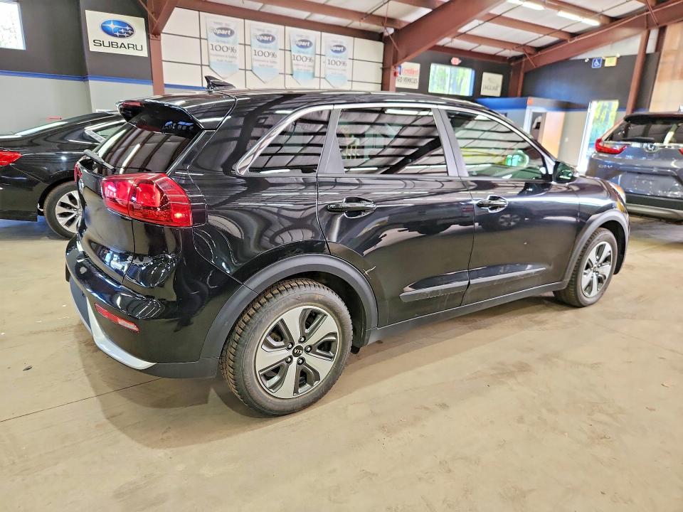 52151896 :رقم المزاد ، KNDCB3LC0J5139306 vin ، 2018 Kia Niro مزاد بيع