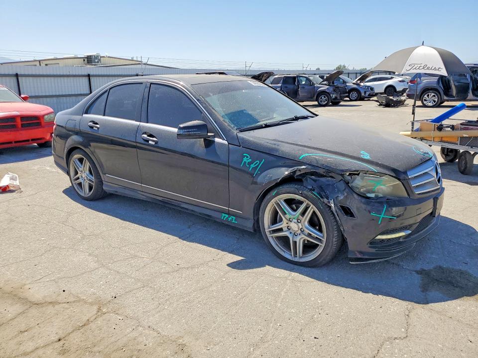 54090836 :رقم المزاد ، WDDGF5EB1BR137568 vin ، 2011 Mercedes-benz C مزاد بيع