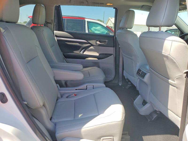 54623476 :رقم المزاد ، 5TDJZRFH3JS532451 vin ، 2018 Toyota Highlander مزاد بيع