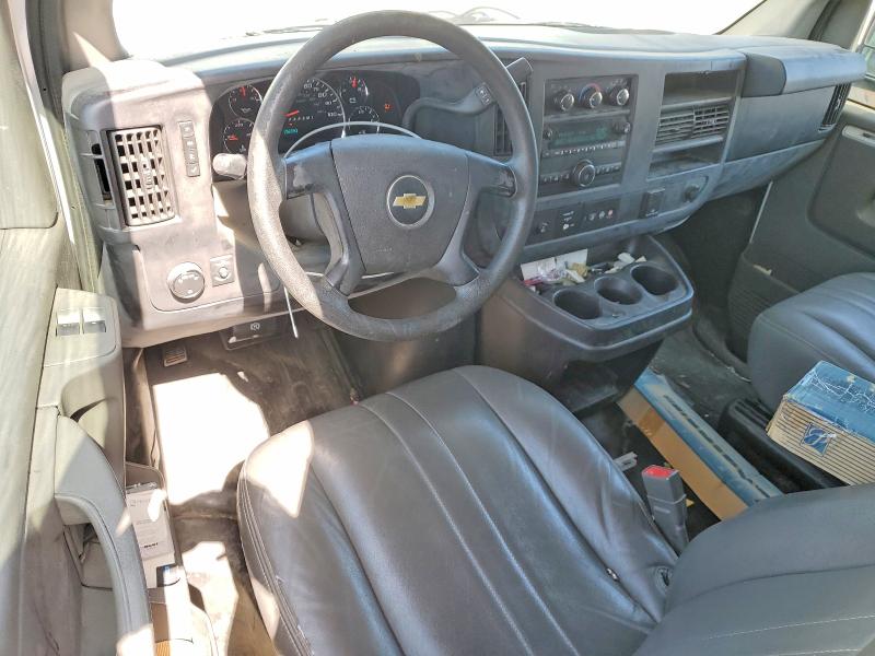 53910946 :رقم المزاد ، 1GCWGFFF8F1106493 vin ، 2015 Chevrolet Express 2500 مزاد بيع