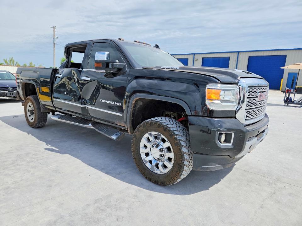 51858276 :رقم المزاد ، 1GT12UEY5JF101974 vin ، 2018 Gmc Sierra مزاد بيع