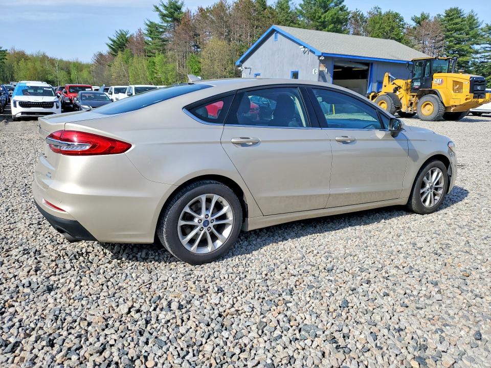 54070156 :رقم المزاد ، 3FA6P0HD9KR266624 vin ، 2019 Ford Fusion مزاد بيع
