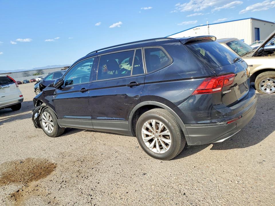 53297016 :رقم المزاد ، 3VV1B7AX7JM027084 vin ، 2018 Volkswagen Tiguan مزاد بيع