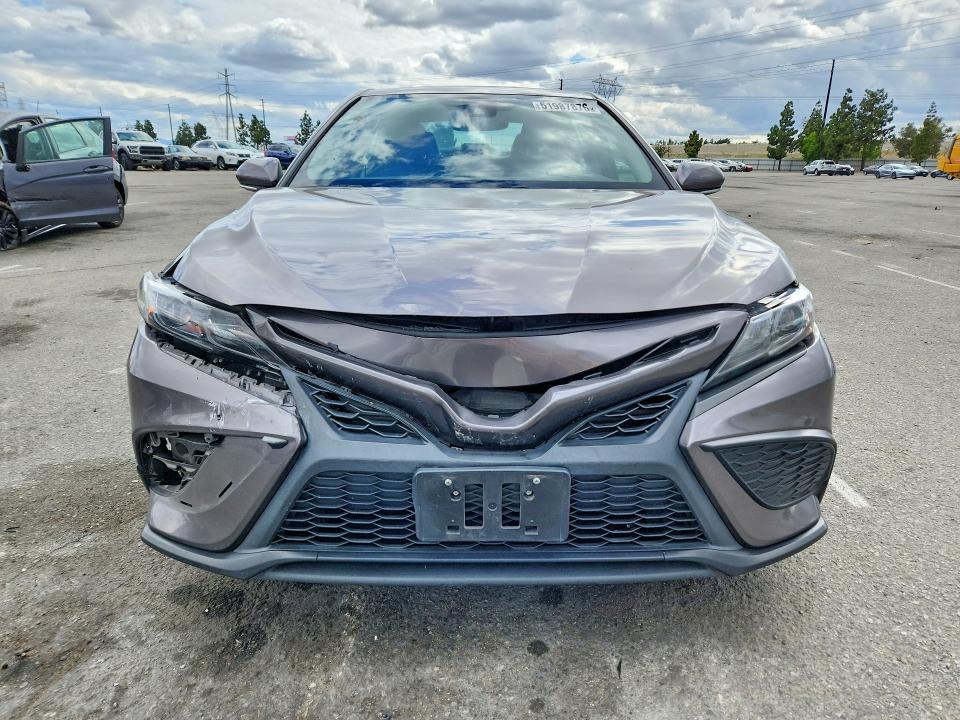 51987876 :رقم المزاد ، 4T1T11AKXPU166864 vin ، 2023 Toyota Camry مزاد بيع