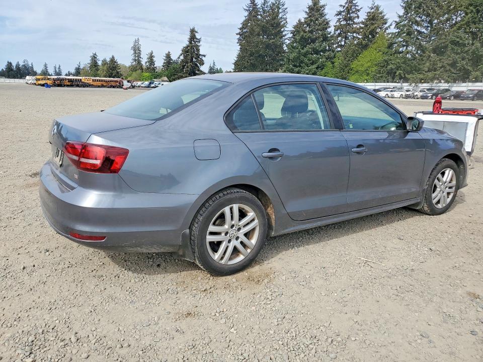 51547646 :رقم المزاد ، 3VW2B7AJ1JM258316 vin ، 2018 Volkswagen Jetta مزاد بيع