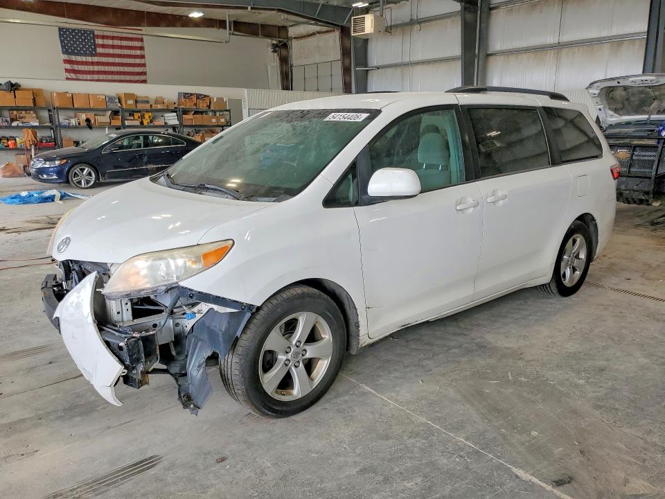 Aukcja sprzedaży 2015 Toyota Sienna, vin: 5TDKK3DC2FS575392, numer aukcji: 54154406