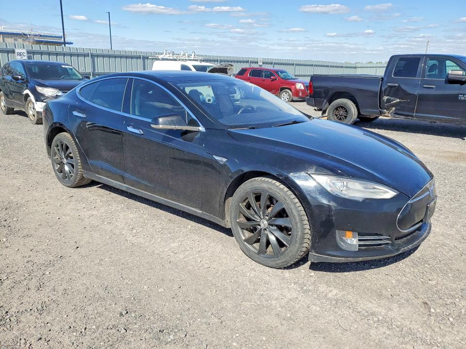 53274116 :رقم المزاد ، 5YJSA1CP8DFP25597 vin ، 2013 Tesla Model S مزاد بيع