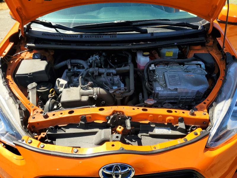 55171056 :رقم المزاد ، JTDKDTB3XF1111406 vin ، 2015 Toyota Prius C مزاد بيع